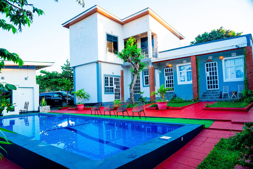 Genis Villa Outdoor Living
