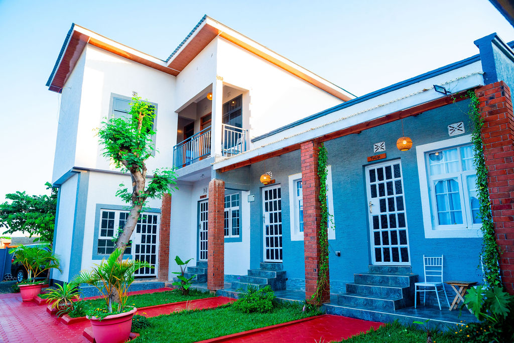 Genis Villa Garden